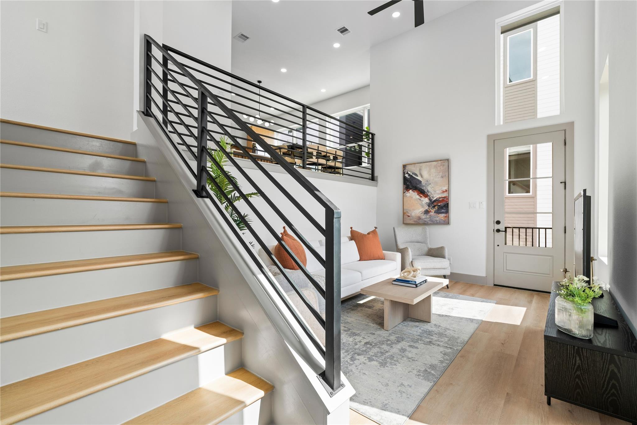 With a bold silhouette and thoughtfully proportioned design, Vecino’s exterior makes a refined architectural statement in the Delafield Project.