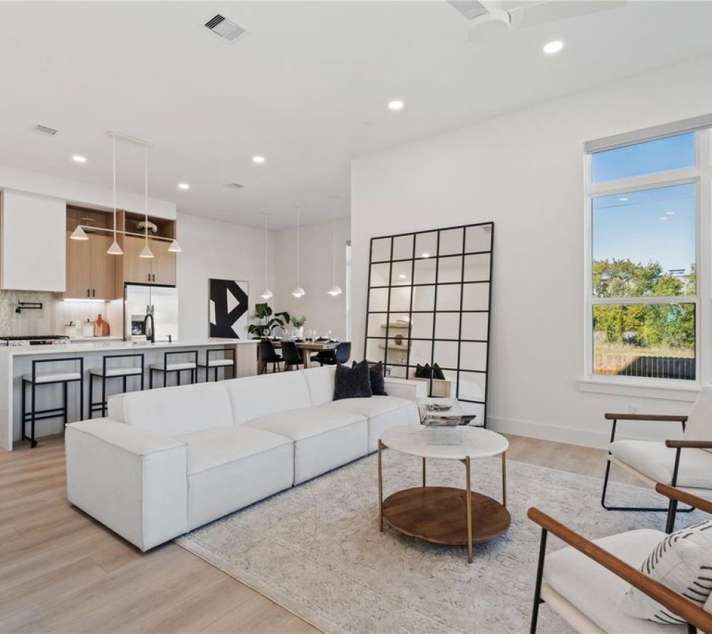 With a bold silhouette and thoughtfully proportioned design, Vecino’s exterior makes a refined architectural statement in the Delafield Project.