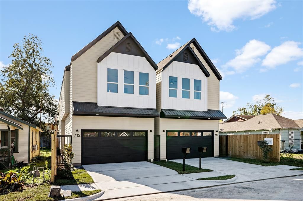 3219 Brewster St. Living Room, Kitchen, and Dining Room