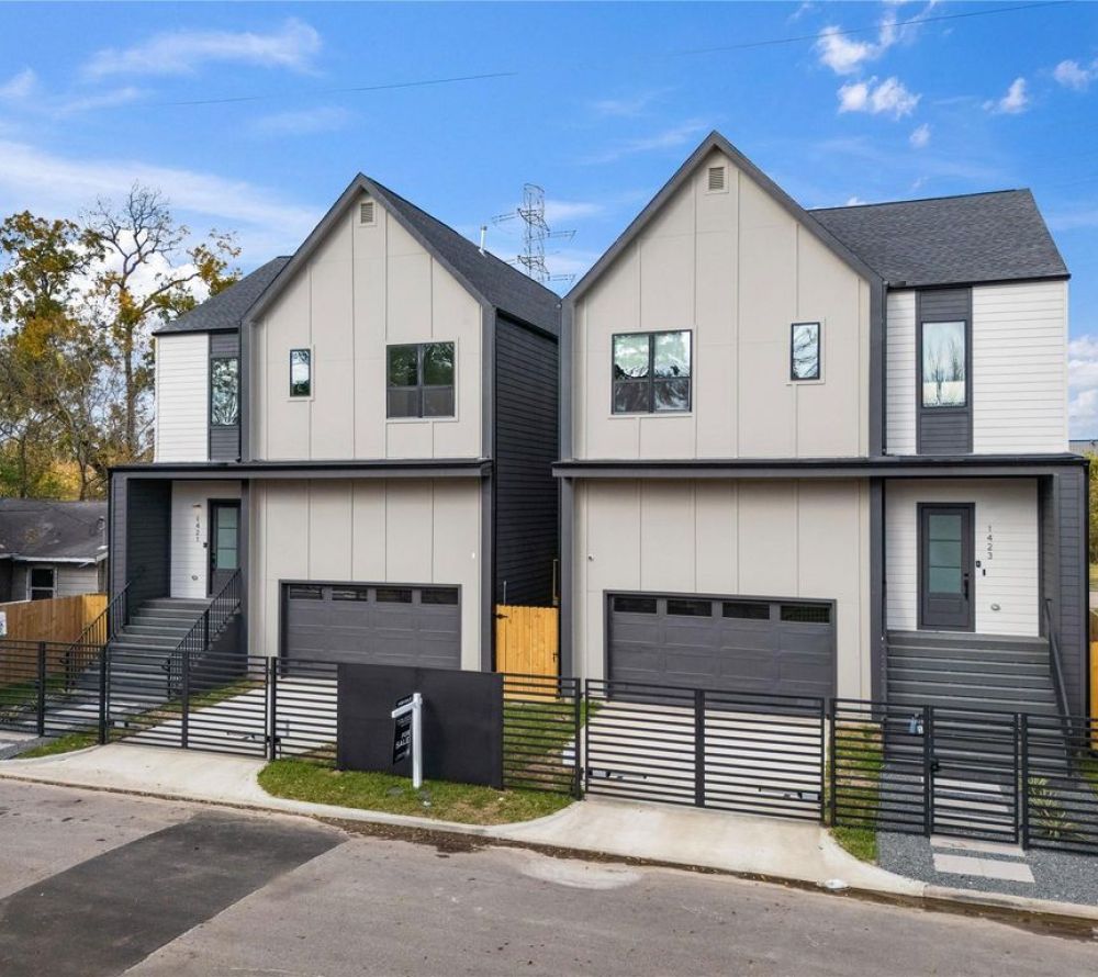 With a bold silhouette and thoughtfully proportioned design, Vecino’s exterior makes a refined architectural statement in the Delafield Project.